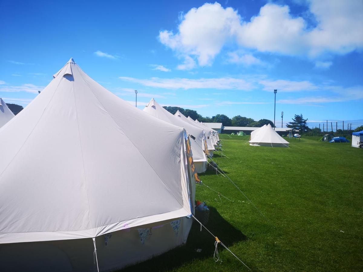 Nine Yards Bell Tents At The Tt - Castletown Bagian luar foto