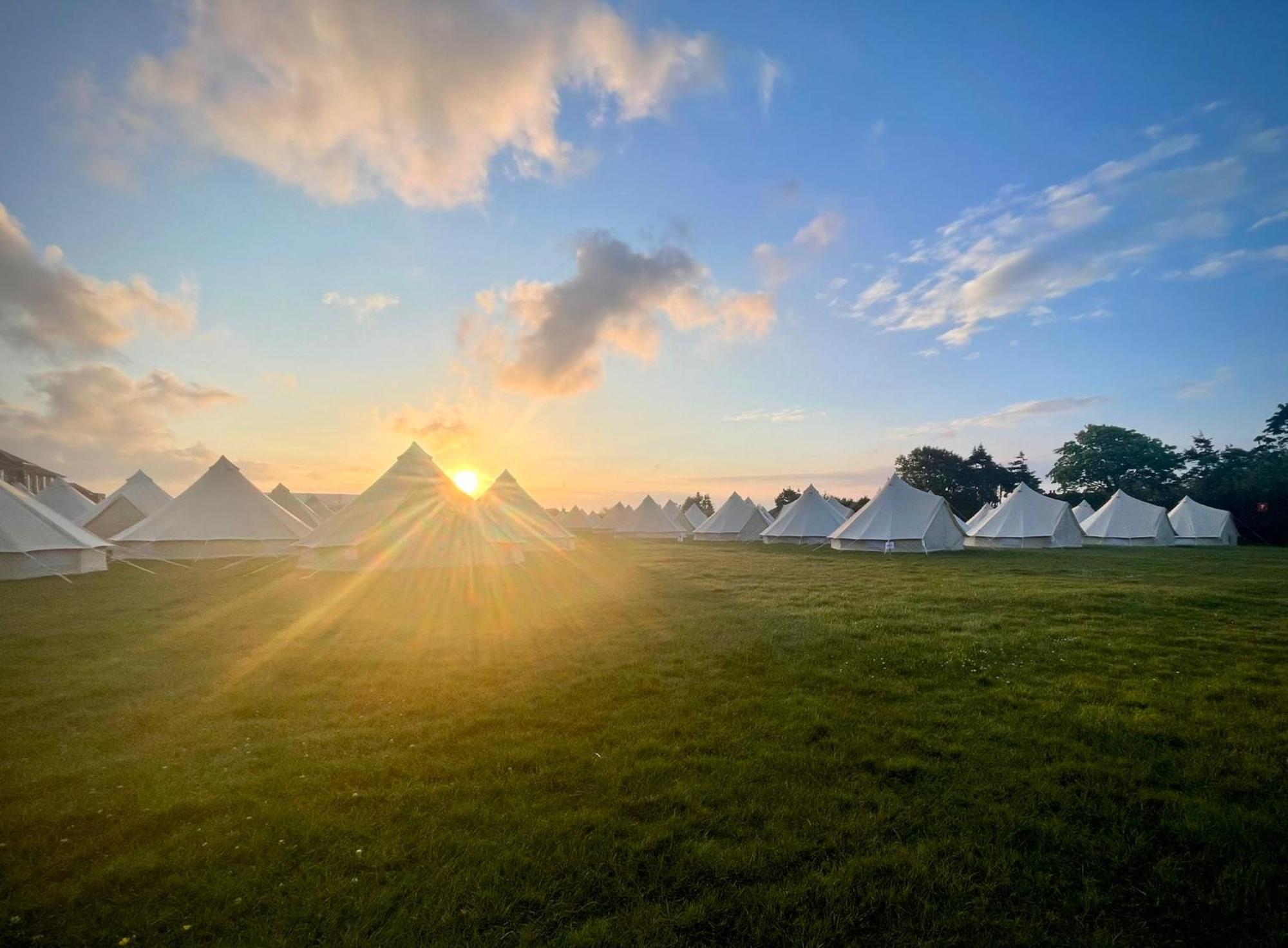 Nine Yards Bell Tents At The Tt - Castletown Bagian luar foto